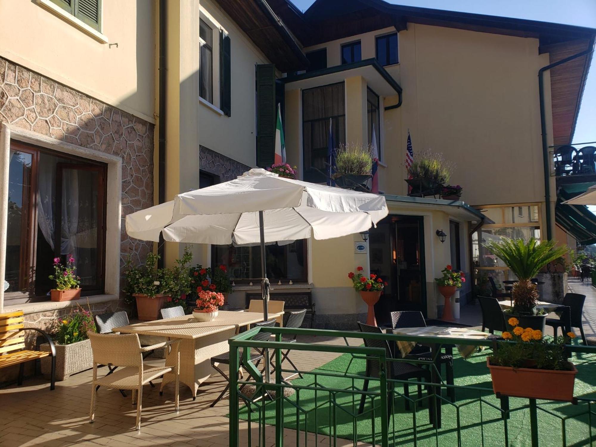 Budget Hotel Vittoria & Ristorante Marzio Екстер'єр фото