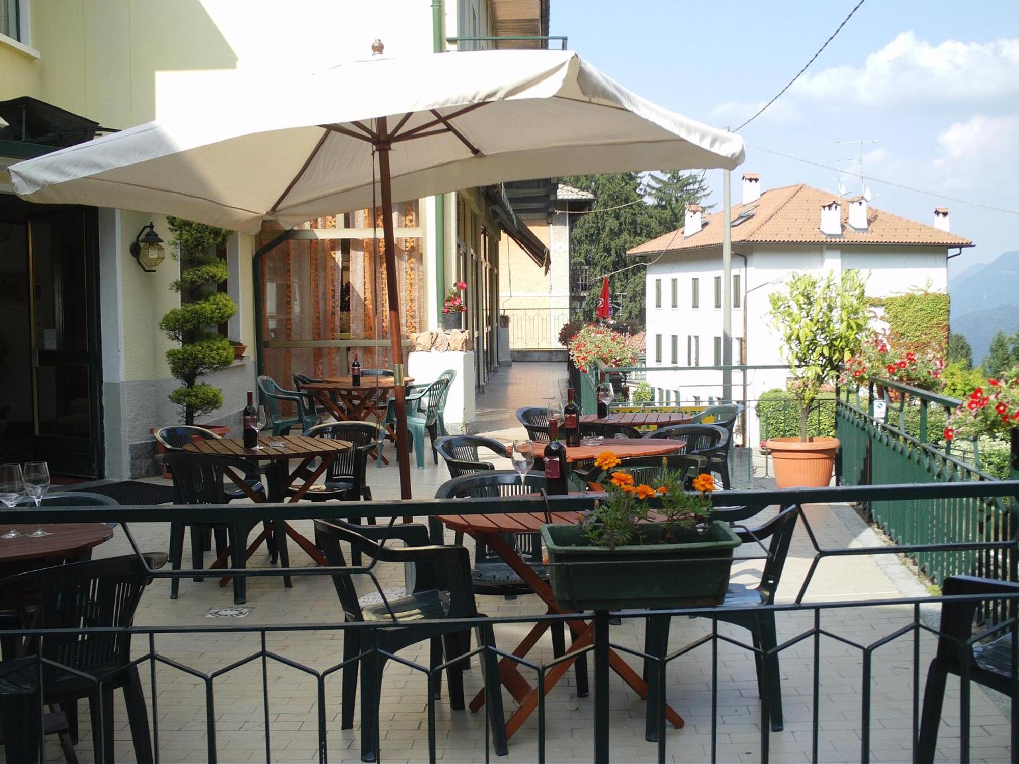Budget Hotel Vittoria & Ristorante Marzio Екстер'єр фото